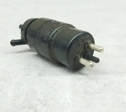 Mercedes-Benz E W124 Windscreen/windshield washer pump 1248690021 A1248690021 0392040003