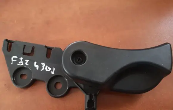 BMW 4 F32 F33 Engine bonnet (hood) release handle 7221914