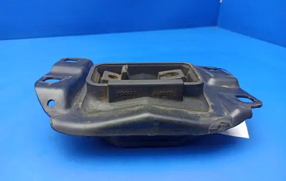 Volvo S40 Engine mount bracket 349311B 072309 4N517M121FD