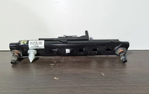 Opel Astra J Front seatbelt 13577246