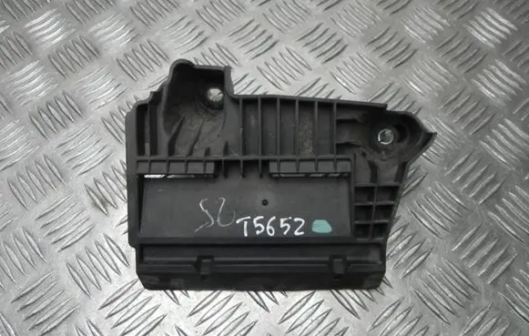 Radio/GPS head unit trim