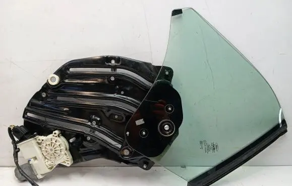 Ford Mustang VI Rear side window FR3B7629864A