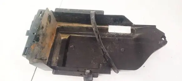 Volkswagen PASSAT B5 Battery box tray 3B9867706
