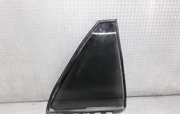 Toyota Avensis T250 Rear vent window glass 