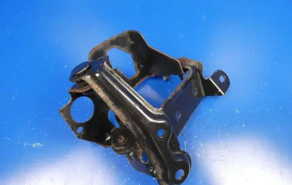 Volvo S60 ABS pump bracket 6G9N2B389CF C83FA