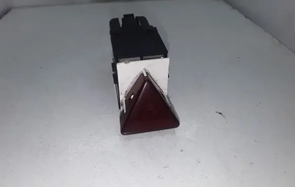 Volkswagen PASSAT B6 Hazard light switch 3C8953509
