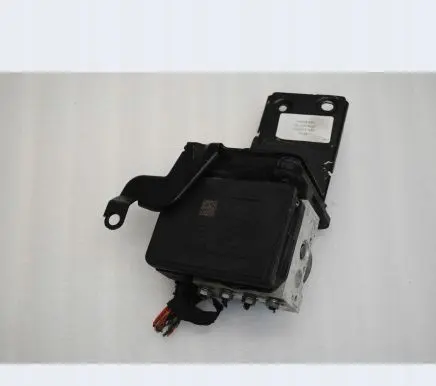 Volkswagen Golf V ABS Pump 5Q0907379AA