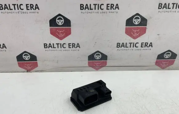 BMW 5 GT F07 Glow plug pre-heat relay 8519472 04759 0522140104