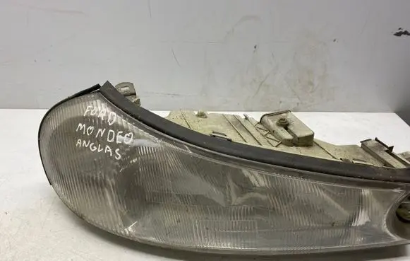 Ford Mondeo Mk III Headlight/headlamp