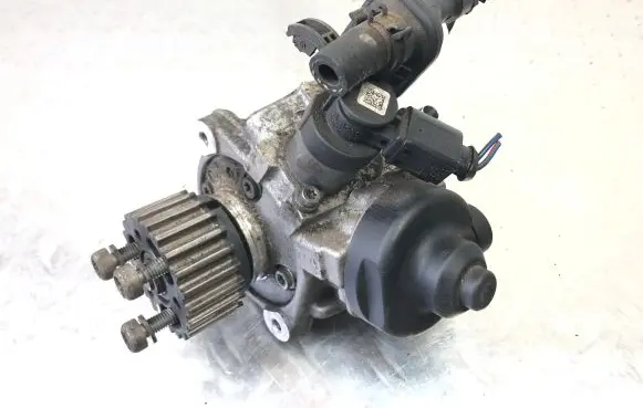 Audi A3 S3 A3 Sportback 8P Fuel injection high pressure pump 03L130755D 0445010514