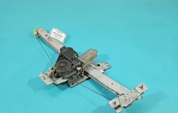 Toyota Avensis T220 Front door window regulator with motor IMPRK1526232
