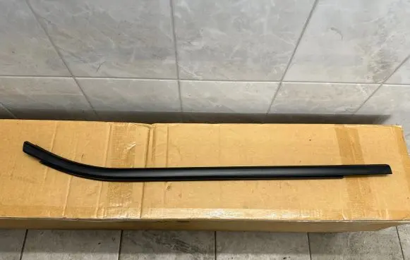 Ford Ranger IV Rubber seal rear door window/glass 