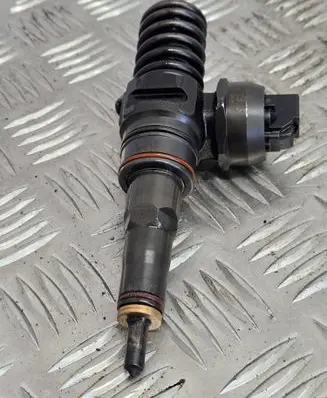 Audi A4 S4 B6 8E 8H Fuel injector 038130073AR