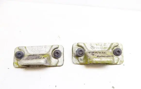 Renault Trafic II (X83) Rear door lock loop/hook striker 075740 67276