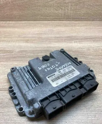 Renault Megane I Engine control unit/module ECU 8200310863 0281011549