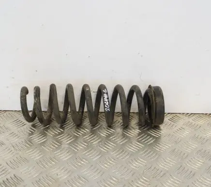 BMW 3 E92 E93 Rear coil spring 6764419