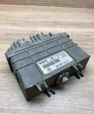 Volkswagen PASSAT B4 Engine control unit/module ECU 3A0907311B 0261203788