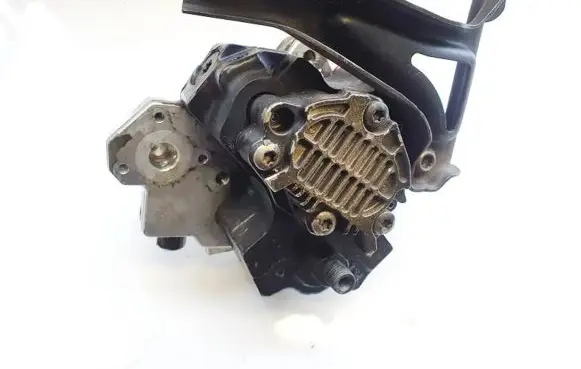 Audi A6 S6 C6 4F Fuel injection high pressure pump 0445010090 059130755eb00