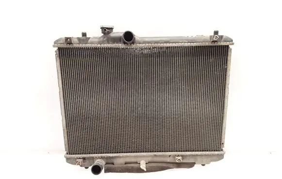 Suzuki Swift I Coolant radiator