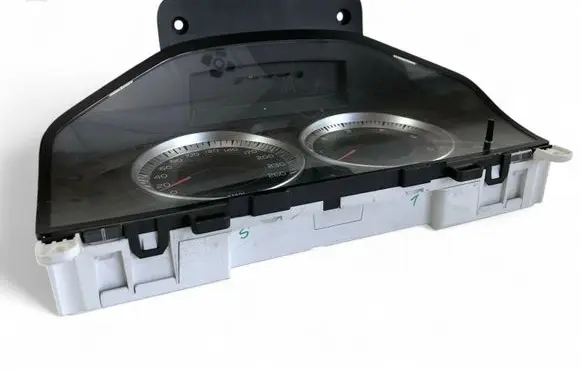 Volvo V70 Speedometer (instrument cluster) 31327582AA
