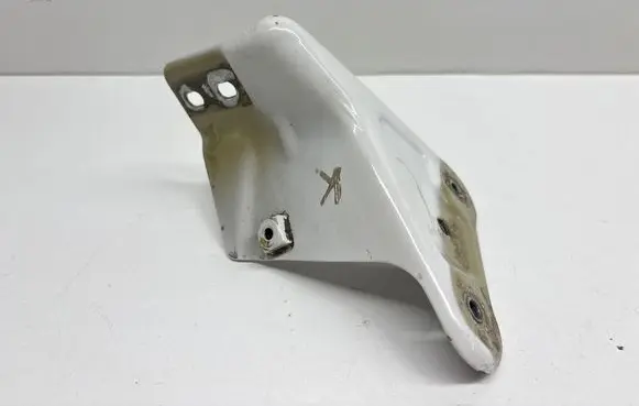 Skoda Rapid (NH) Fender mounting bracket 5JA821141A