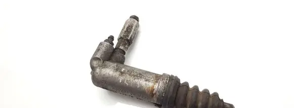 Volkswagen PASSAT B5 Clutch slave cylinder 4A0721261