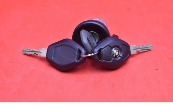 BMW 5 E39 Ignition lock 1095820