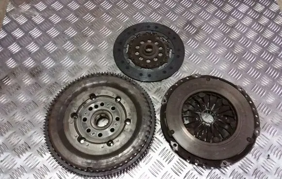 Ford Mondeo Mk III Clutch set kit 3S716477FA