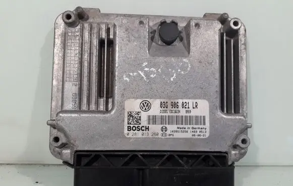 Volkswagen PASSAT B6 Engine control unit/module 03G906021LR 0281013260