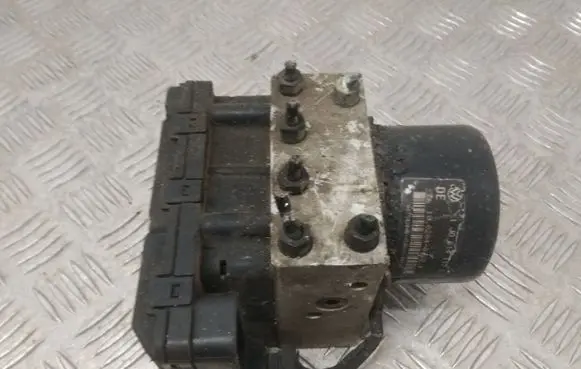 Volkswagen Golf IV ABS Pump 1J0614117C 1J0907379G