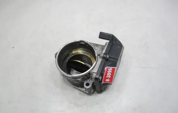 Volkswagen Golf V Throttle valve 03G128063M A2C53324665 03G128063MV100
