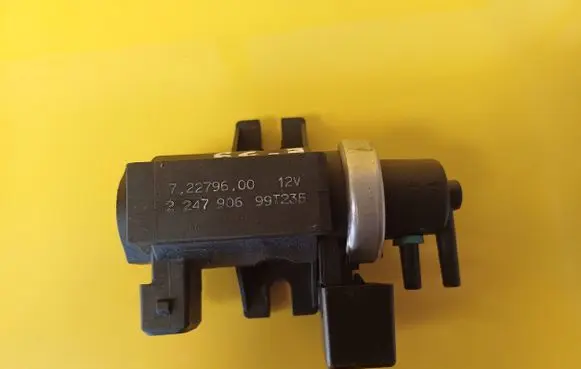 BMW 5 E39 Turbo solenoid valve 722796 2247907