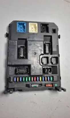 Citroen C4 I Picasso Fuse module 9664983180 22661F01