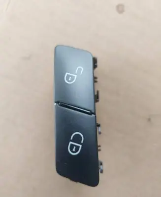 Mercedes-Benz C W204 Central locking switch button A2048706310
