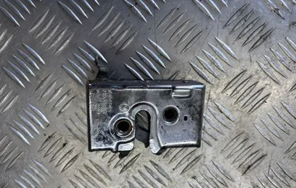 Audi 80 90 B3 Front door lock 811837016A 893173