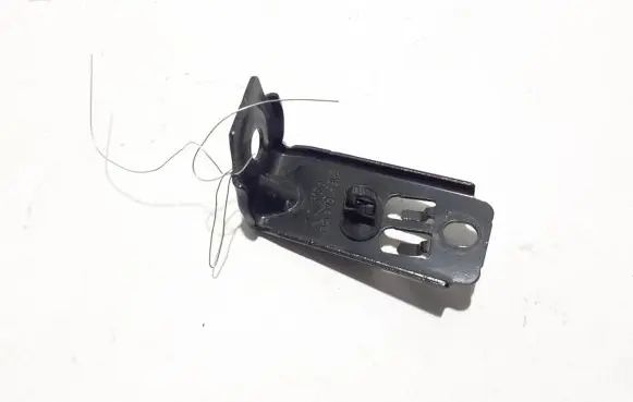 Fender mounting bracket