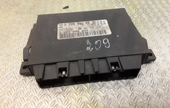 Mercedes-Benz CLK A209 C209 Parking PDC control unit/module 2095450032 A2095450032