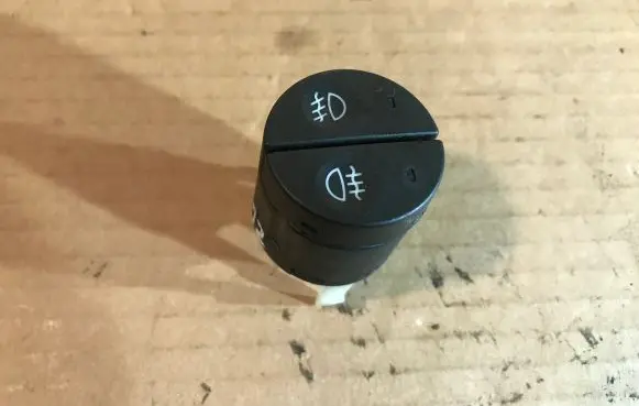 Fog light switch