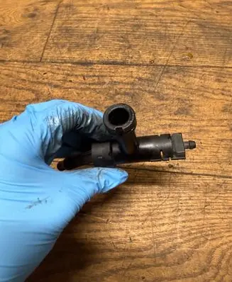 Clutch pipe/line