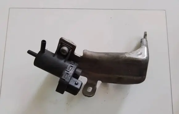 Renault Master III Turbo solenoid valve 8200762162