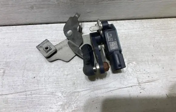 Volvo V60 Rear height level sensor lever 32246632