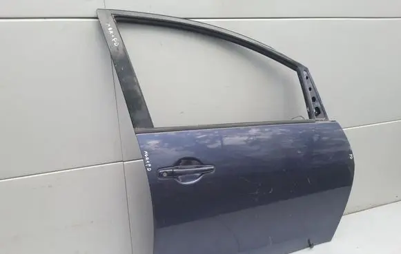 Mitsubishi Grandis Front door