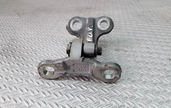 Volvo V50 Front door upper hinge