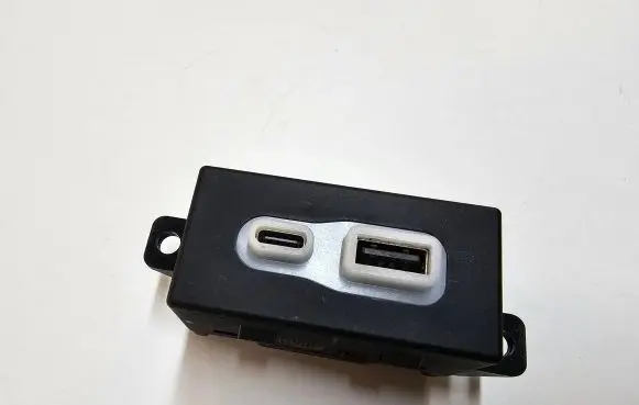 Jeep Grand Cherokee WL USB control unit 68422663AC