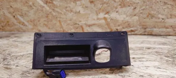Tailgate opening switch