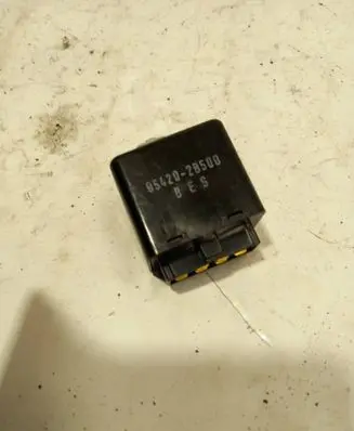 Hyundai Santa Fe Window wiper relay 954202B500