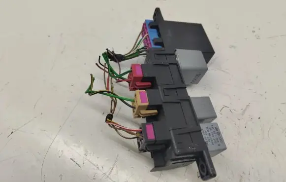 Audi A4 S4 B5 8D Fuse box set 8L0941822A 696001000