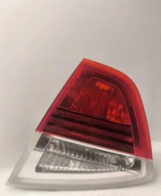 Tailgate rear/tail lights