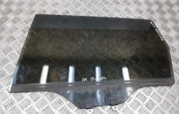 Honda FR-V Rear door window glass e643r005844