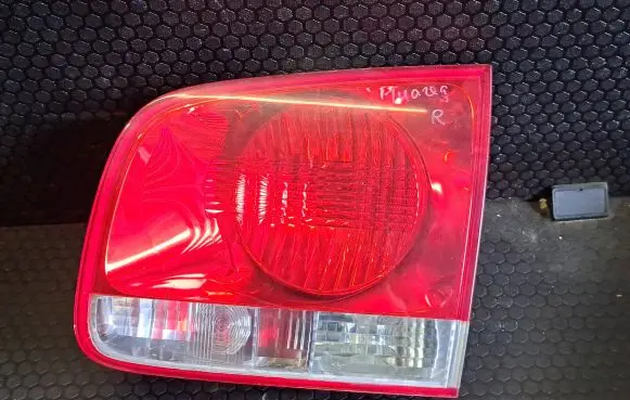 Volkswagen Touareg I Tailgate rear/tail lights 28268003